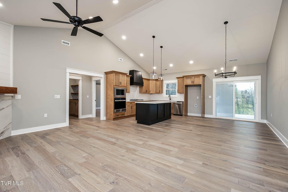 Photo #3: 302 Ruby Rose Ridge