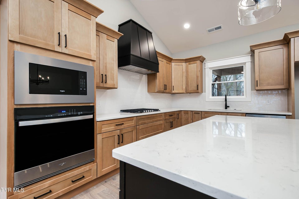 Photo #6: 302 Ruby Rose Ridge