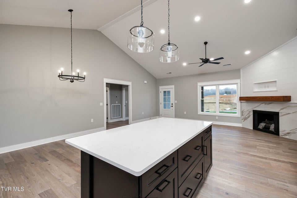 Photo #10: 302 Ruby Rose Ridge