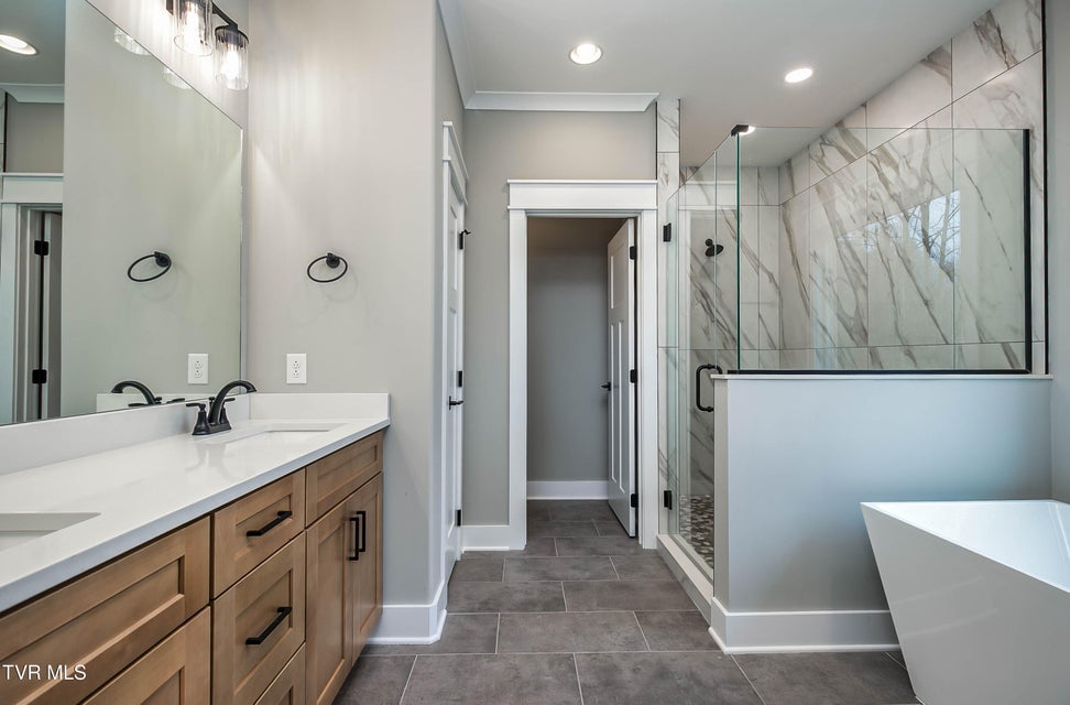 Photo #23: 302 Ruby Rose Ridge