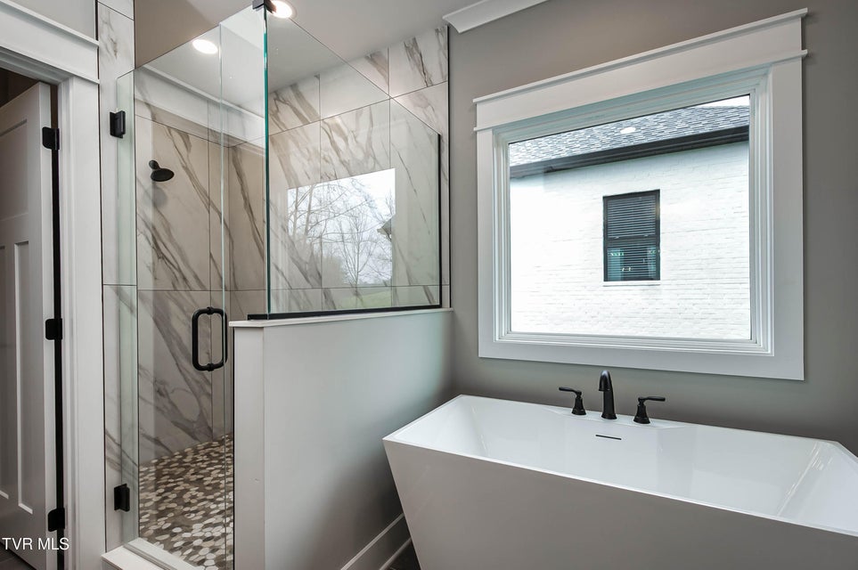 Photo #24: 302 Ruby Rose Ridge