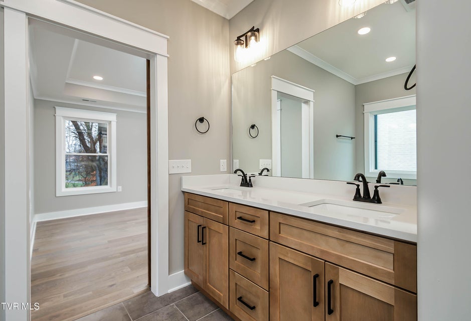 Photo #22: 302 Ruby Rose Ridge