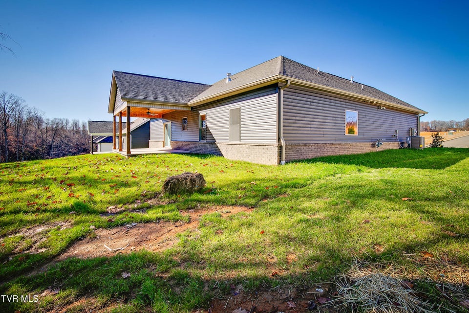 Photo #28: 302 Ruby Rose Ridge