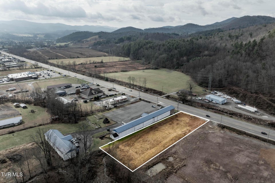 Photo #3: 21 Shady Street