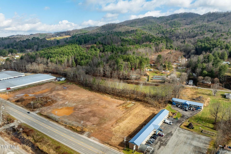 Photo #5: 21 Shady Street