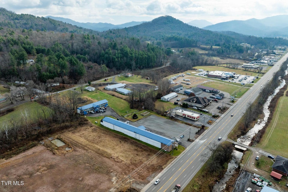 Photo #12: 21 Shady Street