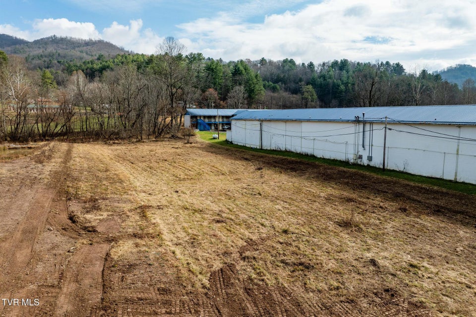 Photo #13: 21 Shady Street