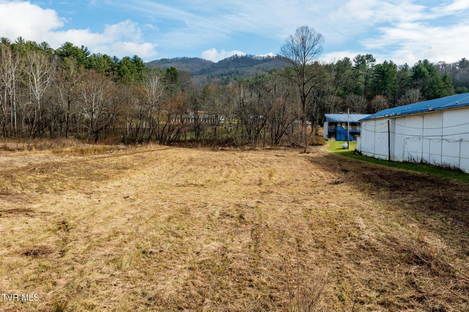 Photo #21: 21 Shady Street