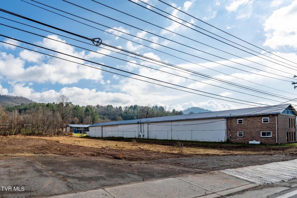 Photo #22: 21 Shady Street