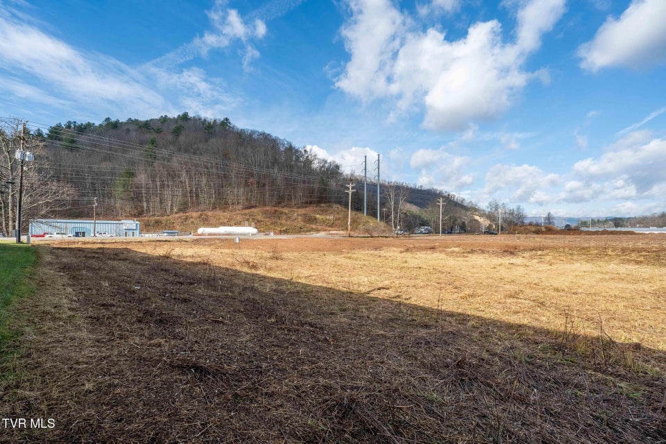 Photo #29: 21 Shady Street