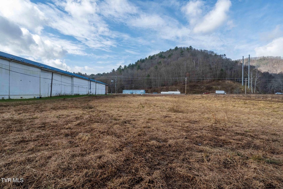 Photo #36: 21 Shady Street