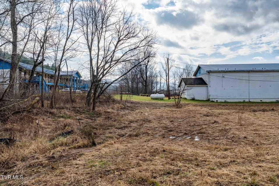 Photo #41: 21 Shady Street