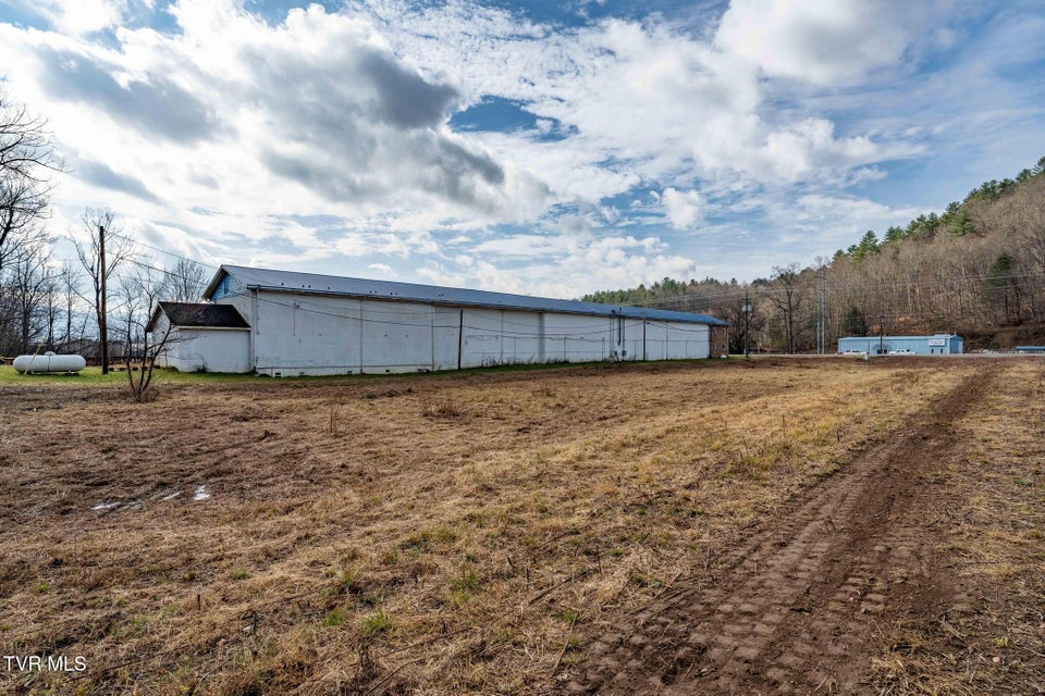 Photo #42: 21 Shady Street