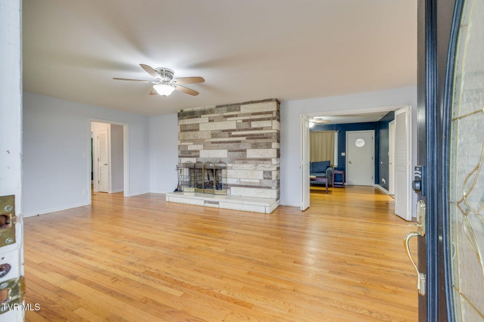 Photo #5: 1722 Pressmens Home Road