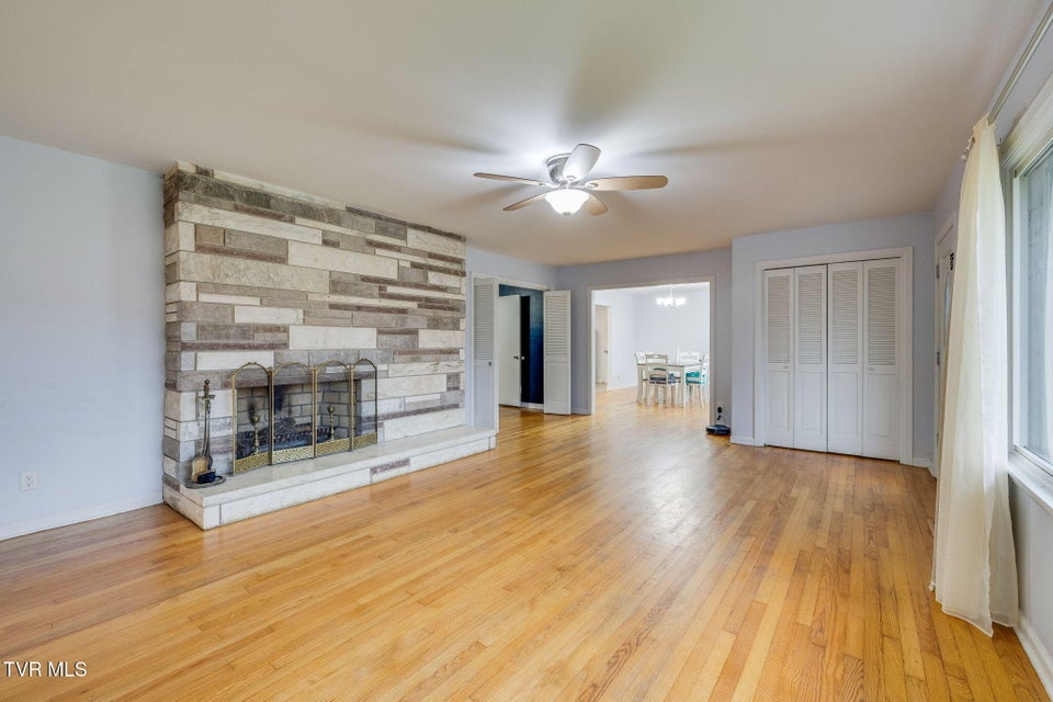 Photo #8: 1722 Pressmens Home Road