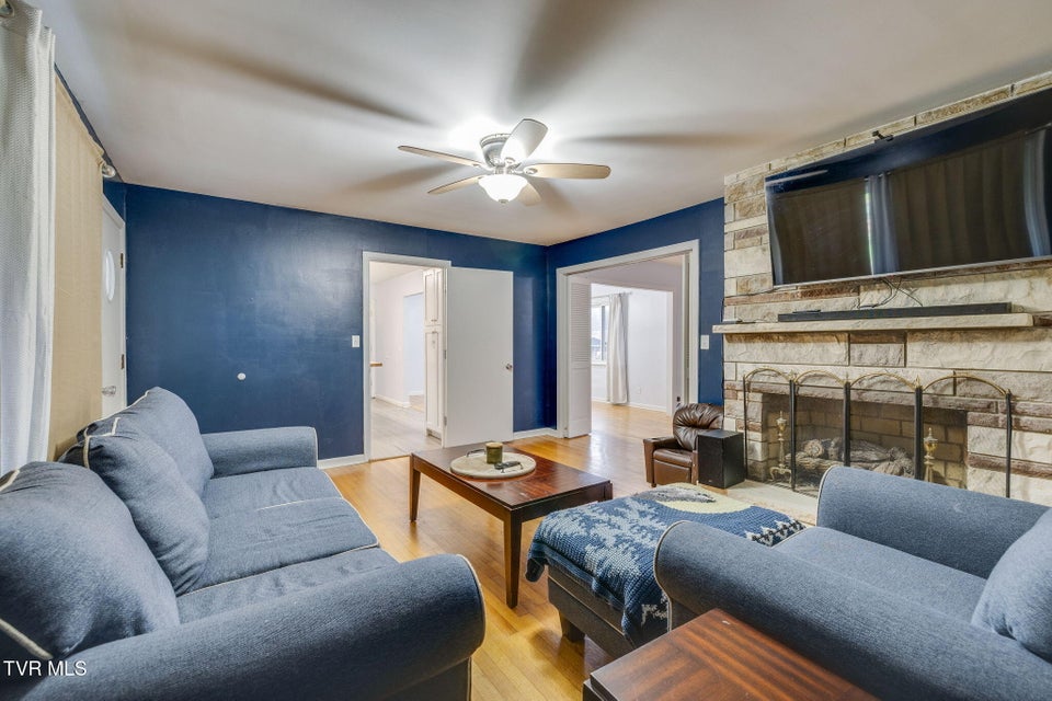 Photo #11: 1722 Pressmens Home Road