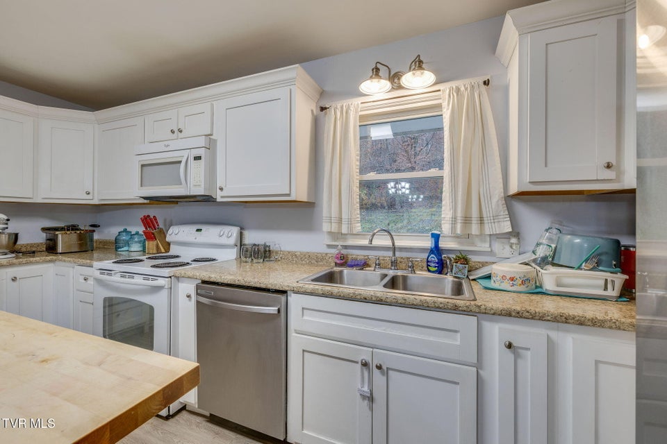 Photo #15: 1722 Pressmens Home Road