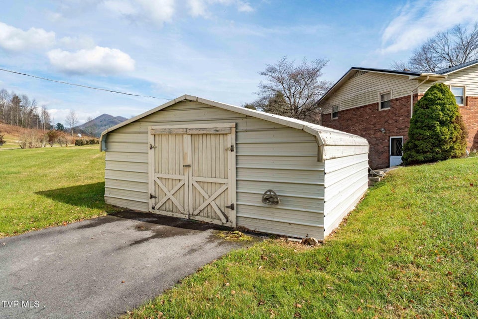 Photo #28: 4549 Pine Orchard Road