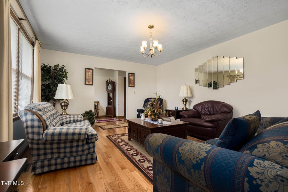 Photo #33: 4549 Pine Orchard Road