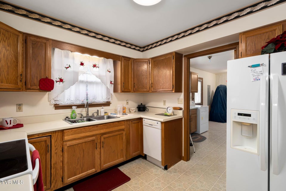 Photo #38: 4549 Pine Orchard Road