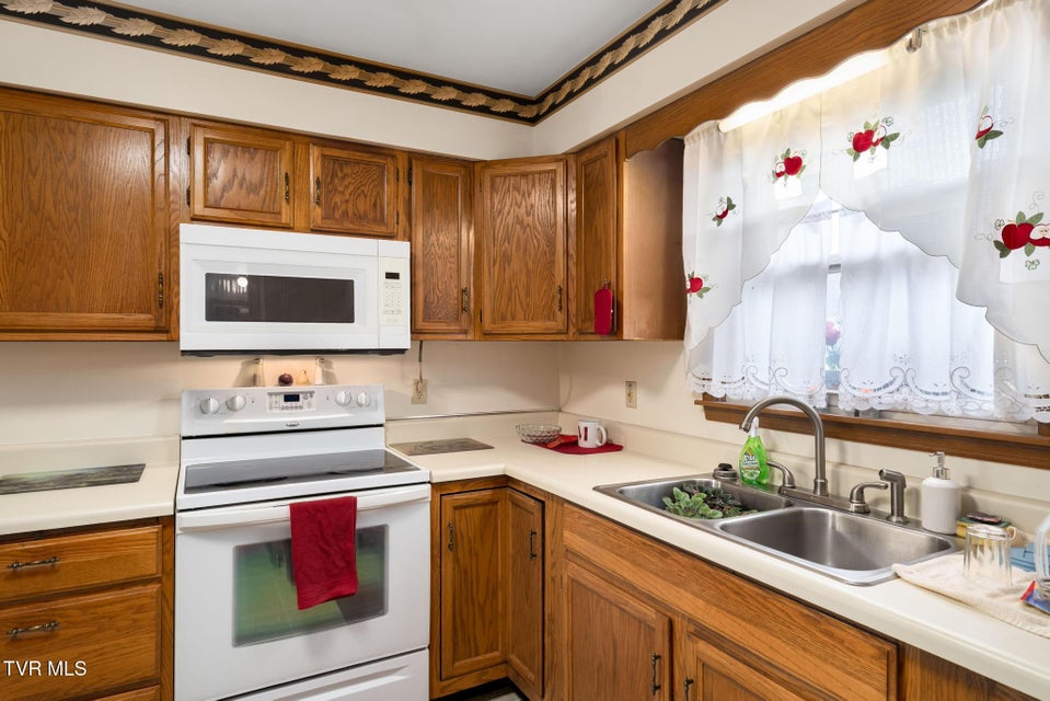 Photo #39: 4549 Pine Orchard Road