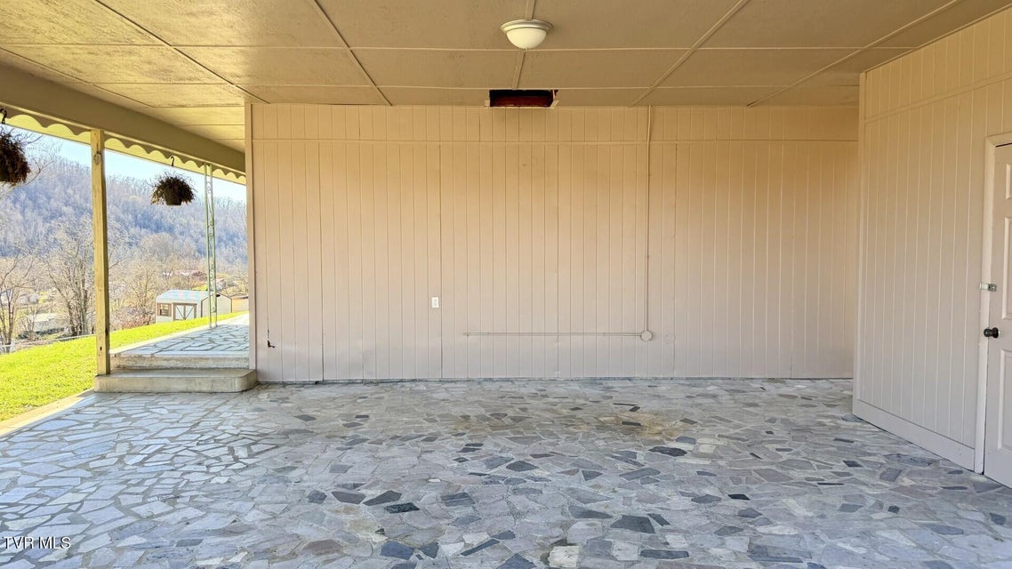 Photo #5: 299 Duff Street