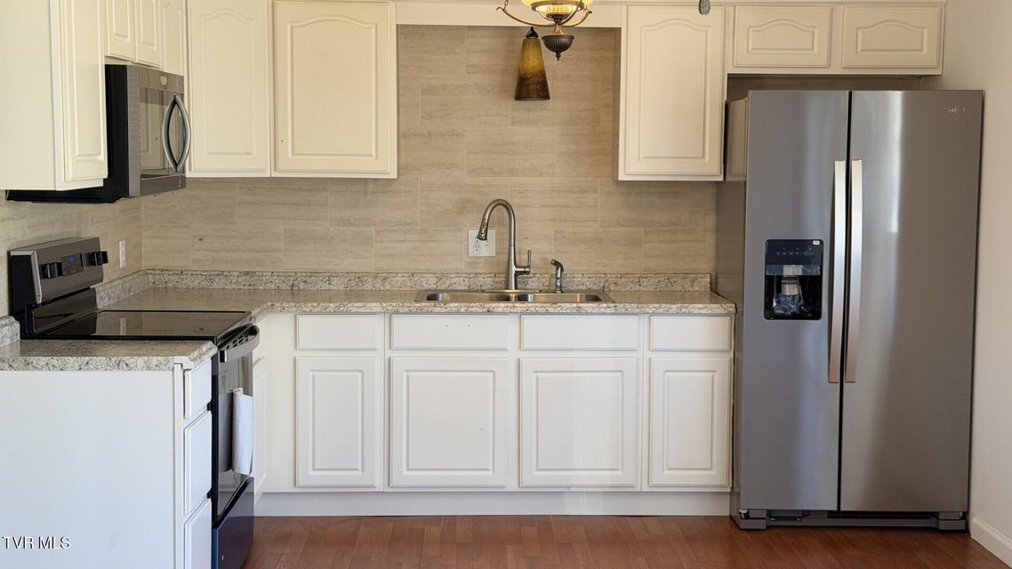 Photo #21: 299 Duff Street