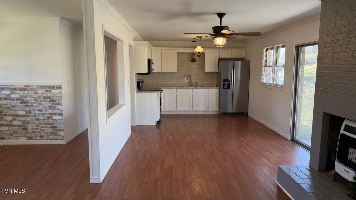 Photo #19: 299 Duff Street