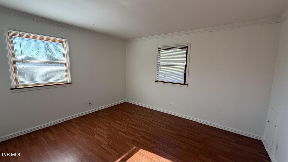 Photo #33: 299 Duff Street