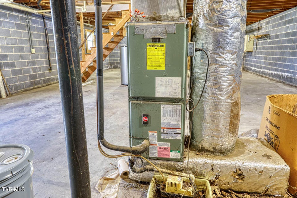 Photo #32: 174 Pyne Hills Drive