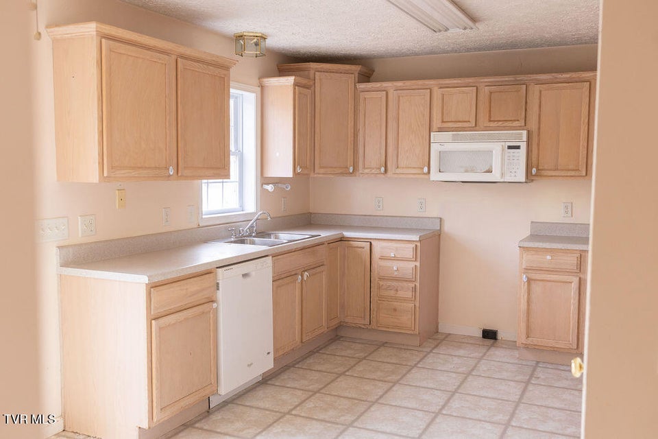 Photo #3: 109 Leedy Lane