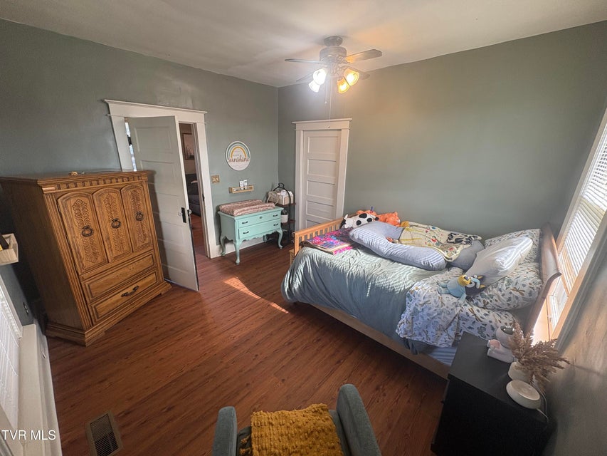 Photo #8: 116 Elizabeth Street