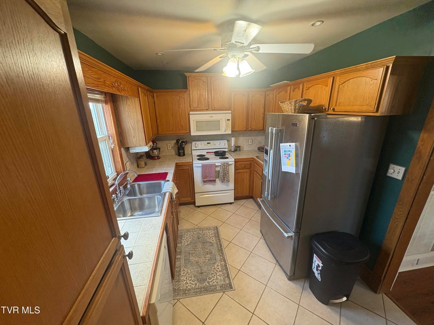 Photo #5: 116 Elizabeth Street