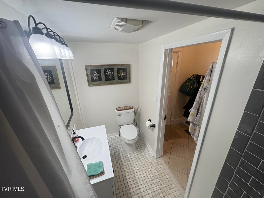 Photo #14: 116 Elizabeth Street