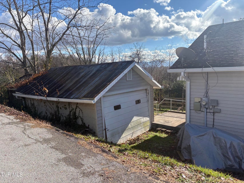 Photo #17: 116 Elizabeth Street