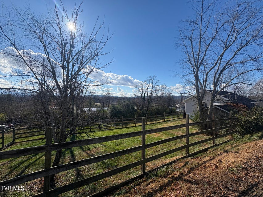 Photo #18: 116 Elizabeth Street