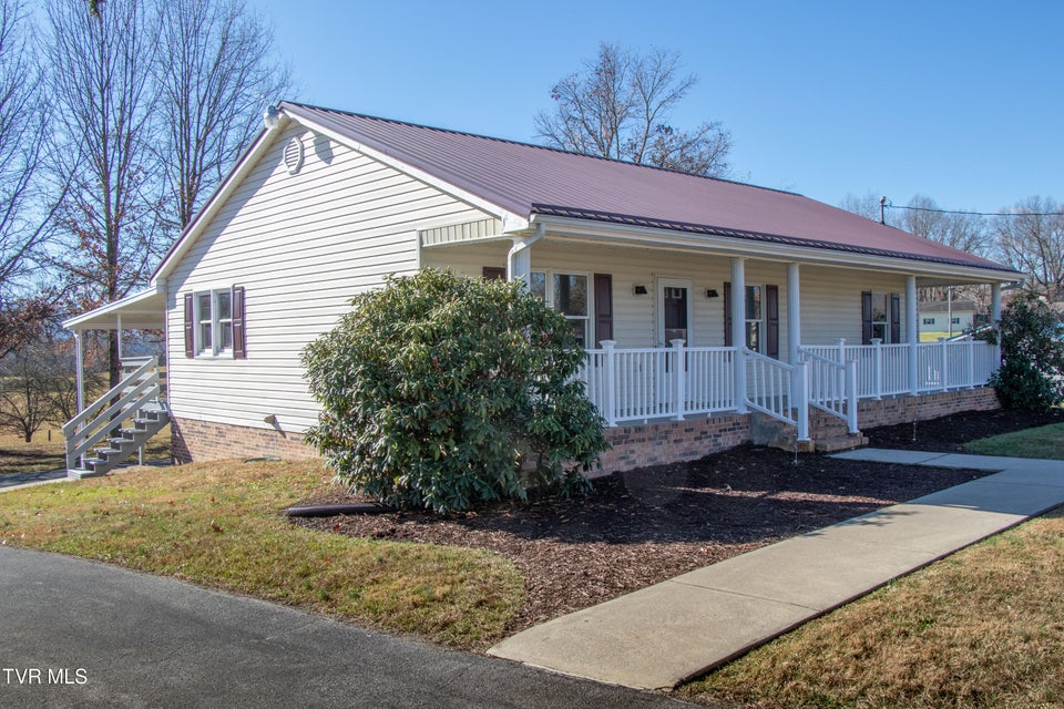 Photo #4: 19283 Saturn Drive