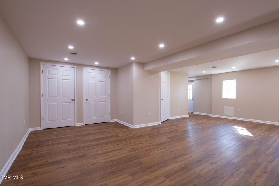 Photo #33: 19283 Saturn Drive