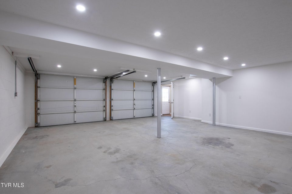 Photo #34: 19283 Saturn Drive