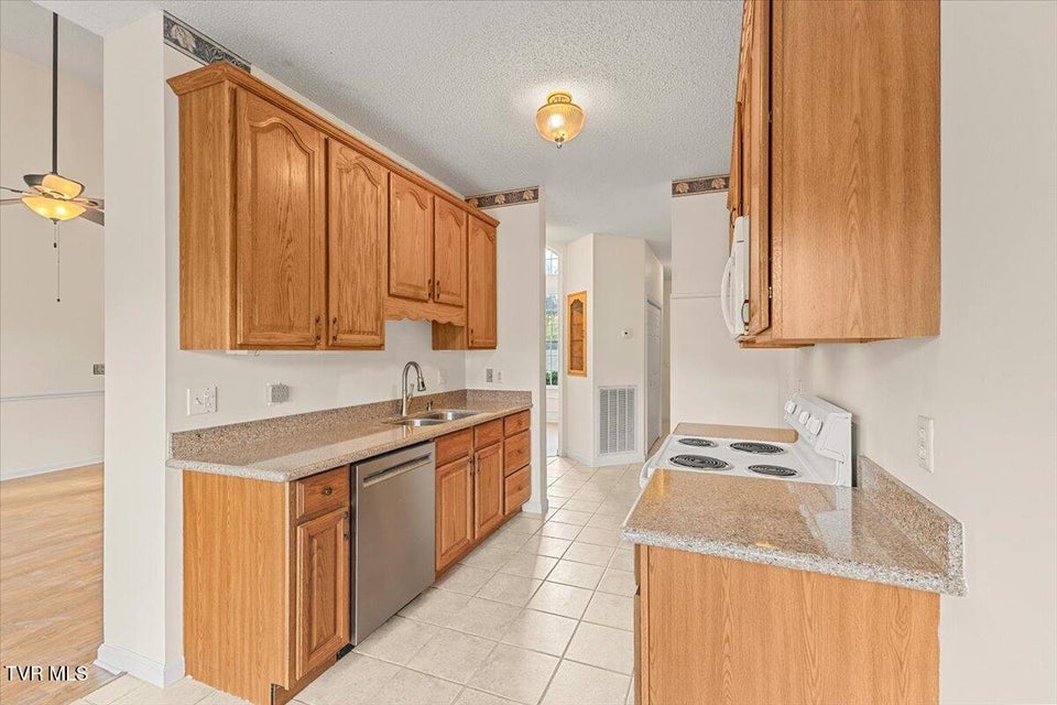 Photo #15: 240 County Farm Road