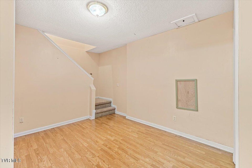 Photo #31: 240 County Farm Road