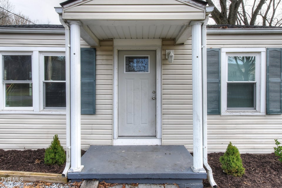 Photo #4: 805 Maple Street