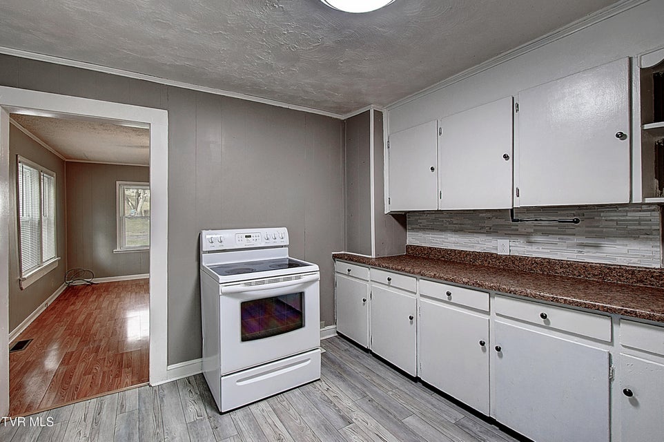 Photo #11: 805 Maple Street