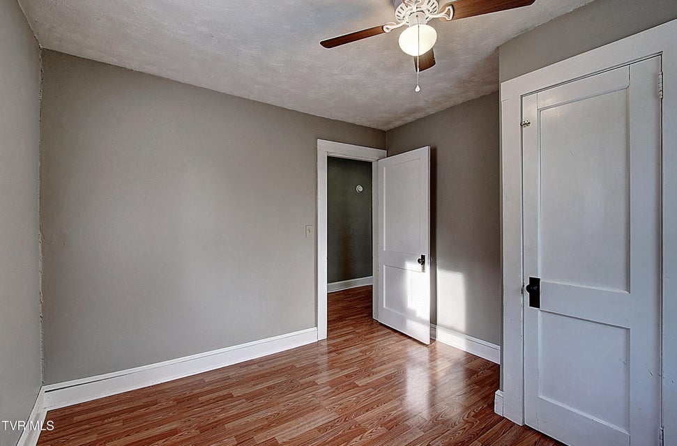 Photo #14: 805 Maple Street