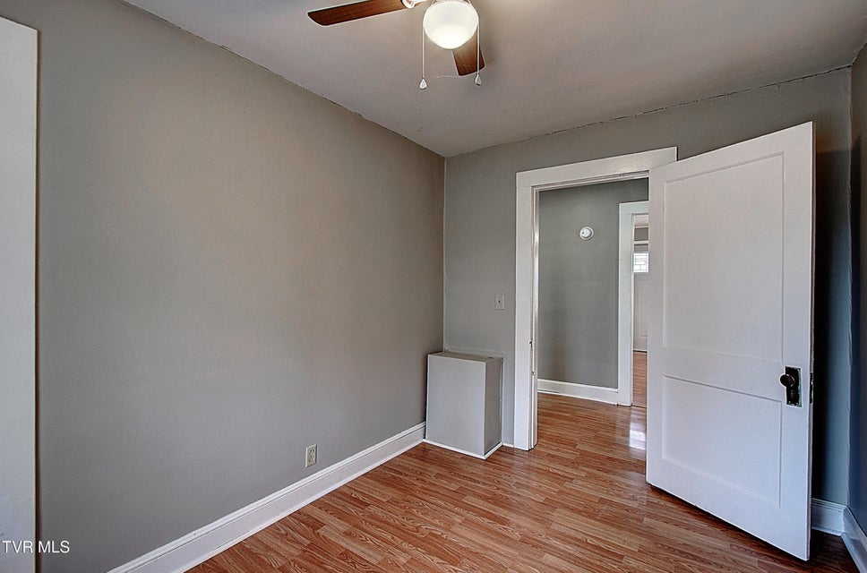 Photo #16: 805 Maple Street