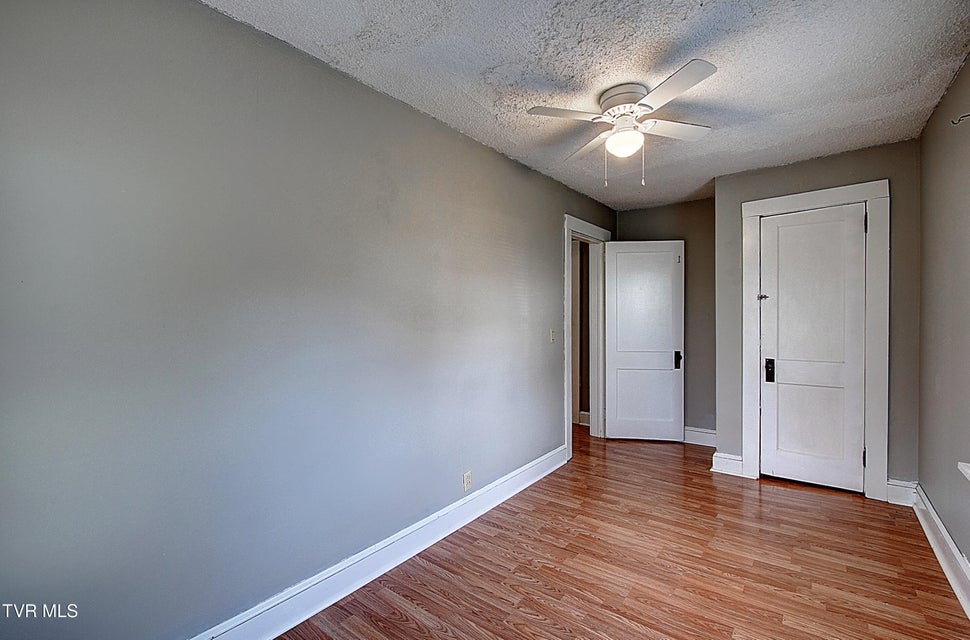 Photo #18: 805 Maple Street