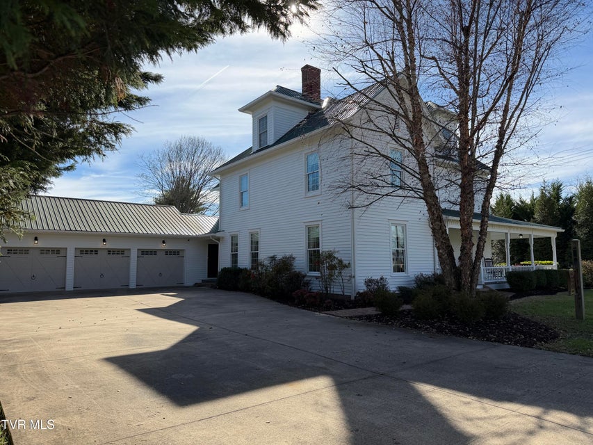 Photo #12: 208 Main Street