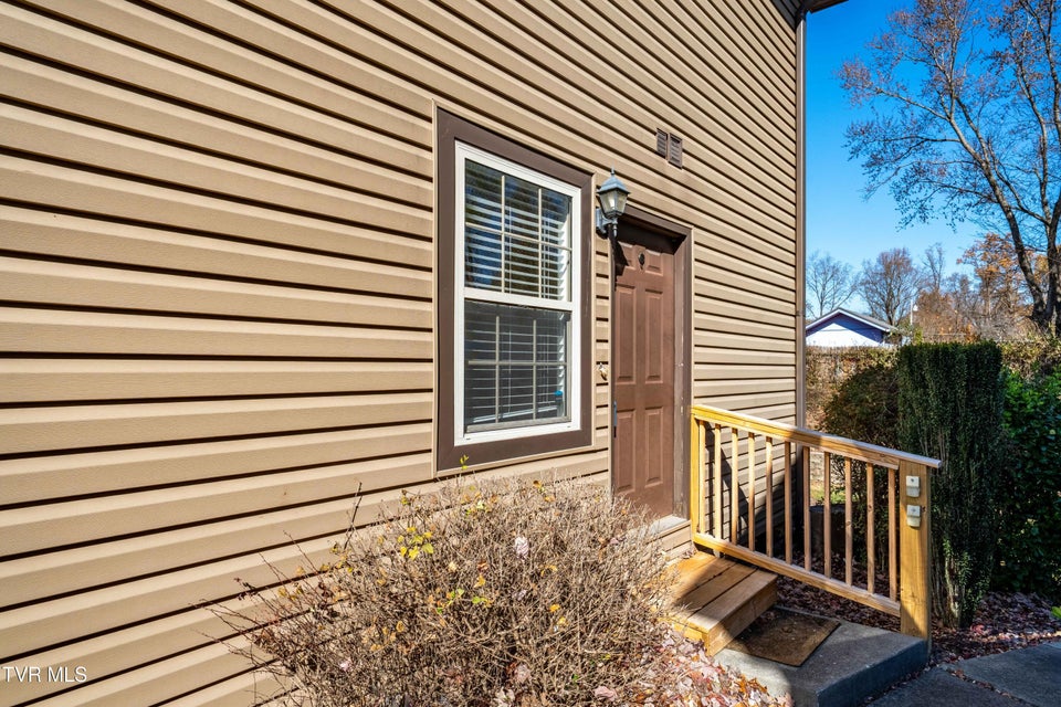 Photo #7: 518-D Pilgrim Court