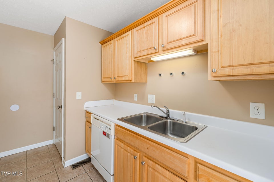 Photo #20: 518-D Pilgrim Court