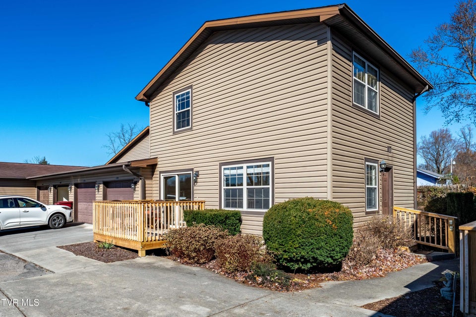 Photo #3: 518-D Pilgrim Court